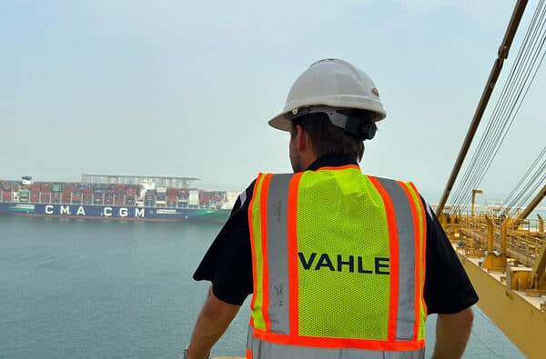 VAHLE_Khalifa_Port_2_bearb