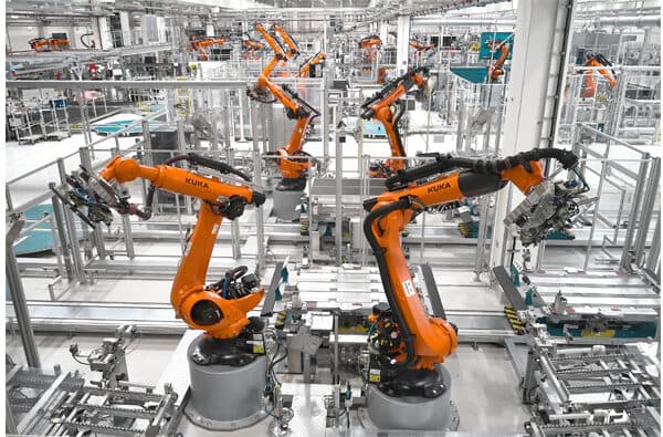 Dassault_Systemes_KUKA_mosaixx