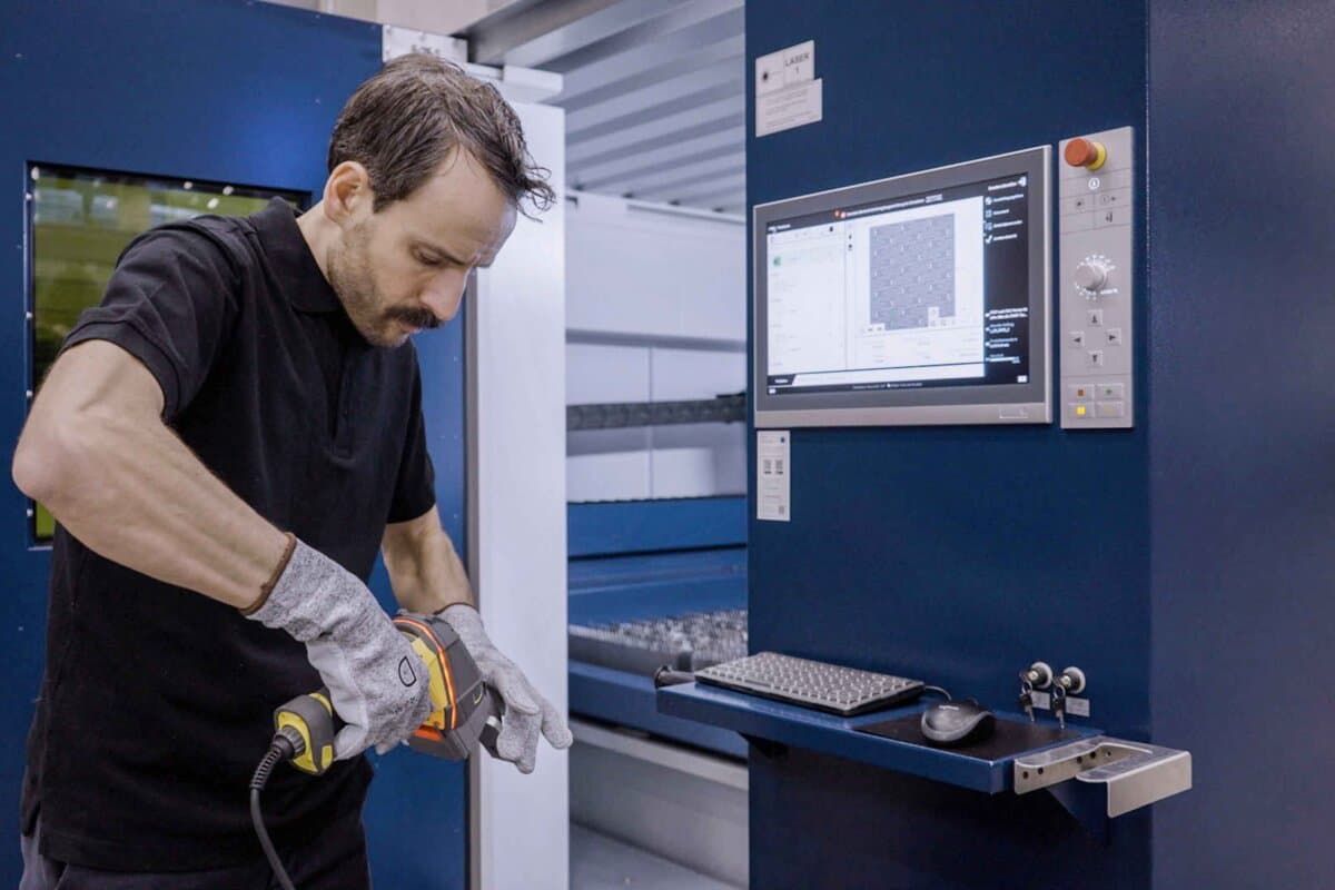 Small RGB-Cutting Assistant_12-2