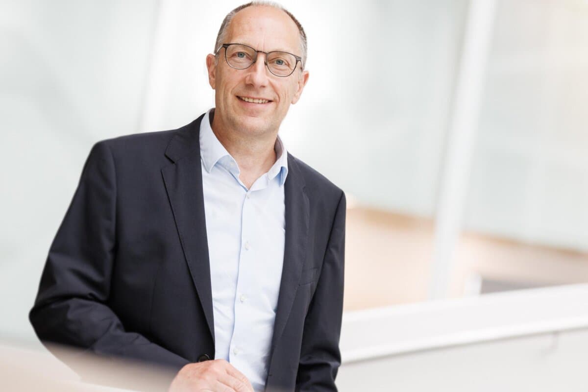 Web_Image-KUKA CEO Peter Mohnen