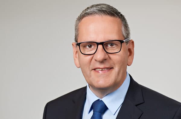 Patrick_Schwarzkopf_2016_VDMA_Robotik___Automation